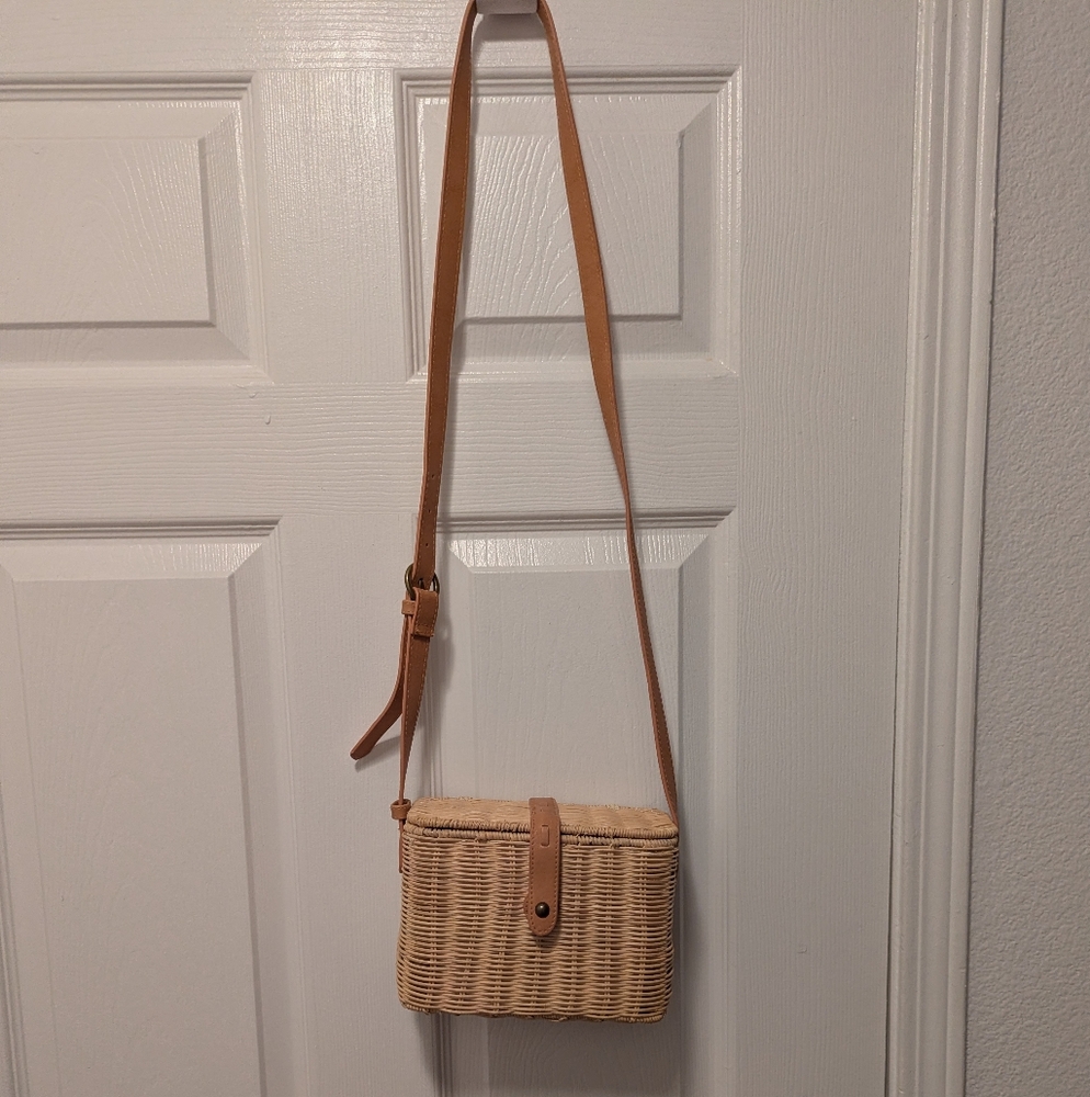 Universal Thread Square Basket Purse